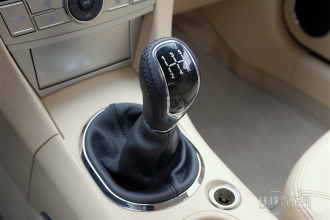 2012款 2.0L 手动尊享型DVVT