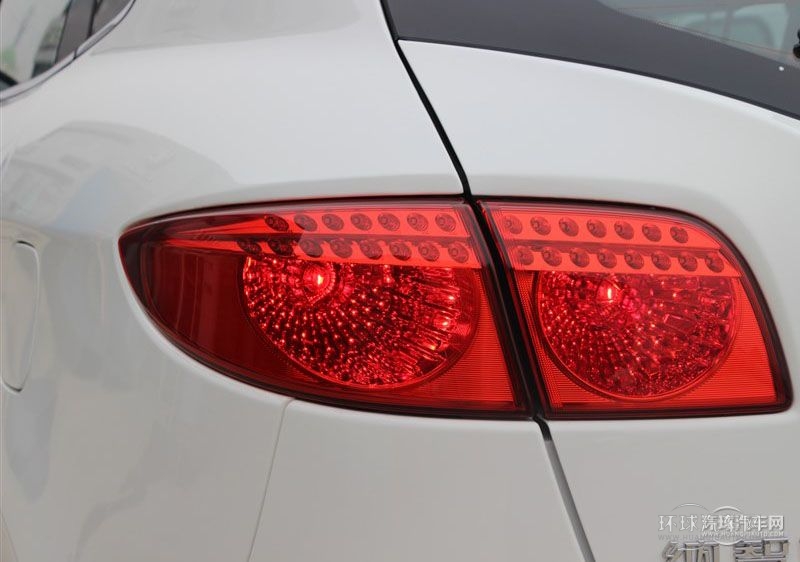 2014款 荣耀典藏版 2.2T 两驱智慧型