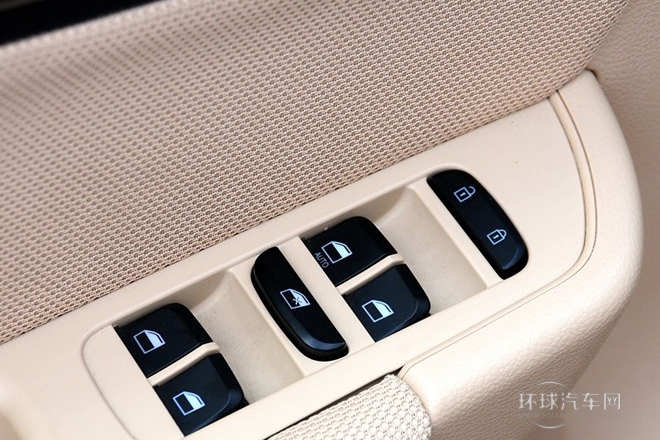 2012款 1.5T 手动两驱豪华型