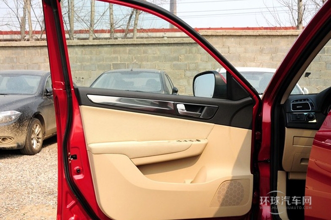 2012款 1.5T 手动两驱豪华型