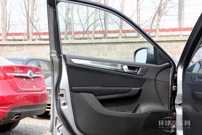 2012款 1.5T 自动两驱运动型