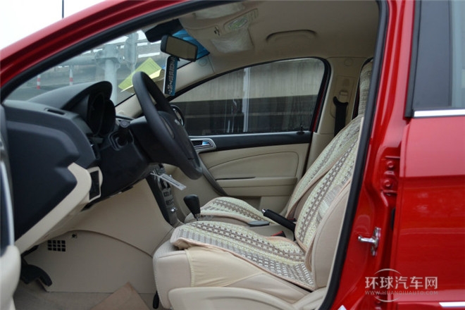 2012款 两厢 1.6L CVT进取型