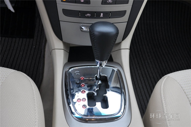 2012款 两厢 1.6L CVT进取型