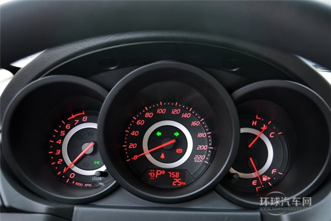 2012款 两厢 1.6L CVT进取型