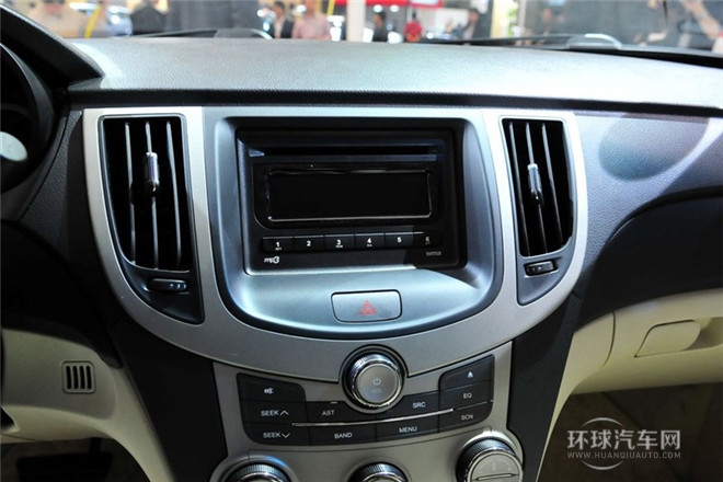 2012款 三厢 1.6L CVT尊贵型