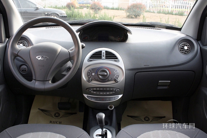 2011款 1.3L 自动豪华型
