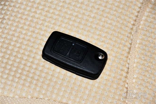 2010款 改款两厢 1.6L 手动进取型