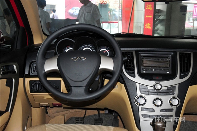 2010款 改款两厢 1.6L 手动进取型