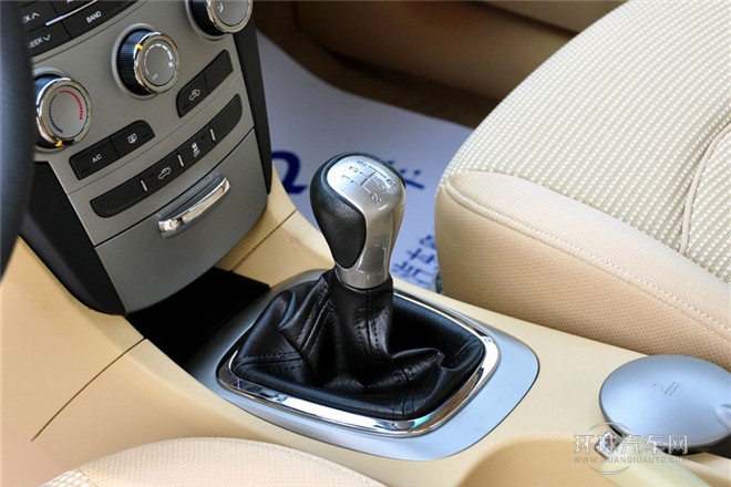 2010款 改款三厢 1.6L 手动进取型