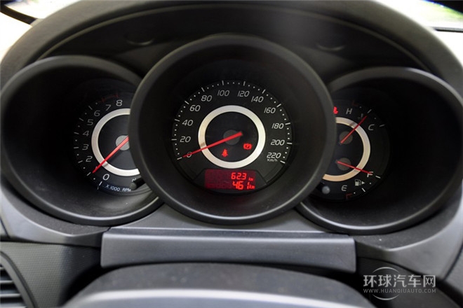 2010款 改款三厢 1.6L 手动尊贵型