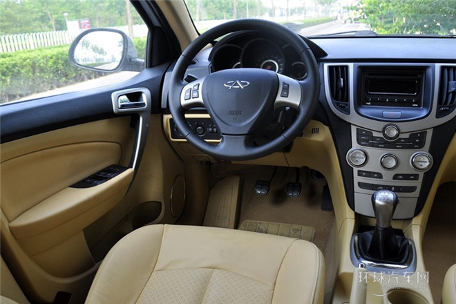 2010款 改款三厢 1.6L 手动尊贵型