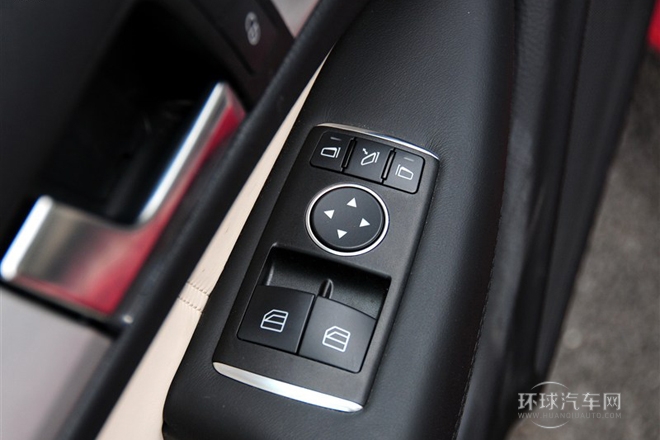2012款C63 AMG Coupe动感版