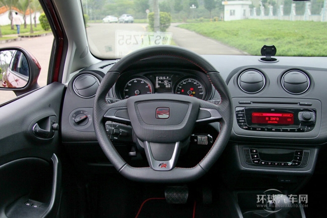 2013款 1.4TSI 3门版FR