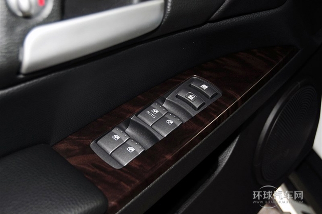 2014款 1.8T 4WD 自动豪域特装版