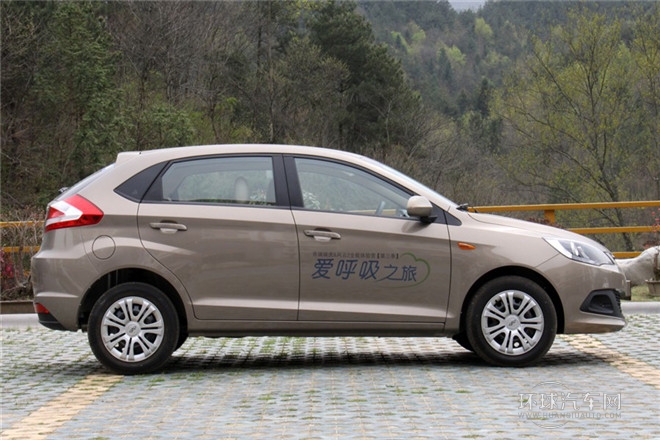 2013款 两厢 1.5L AMT锐意版