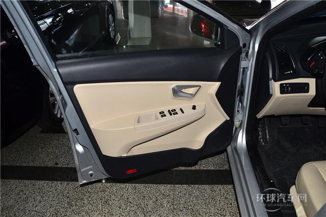 2013款 掀背 1.5L AMT锐意版