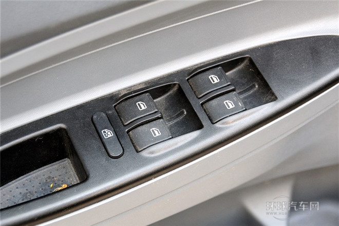 2012款 1.5L 手动豪华型