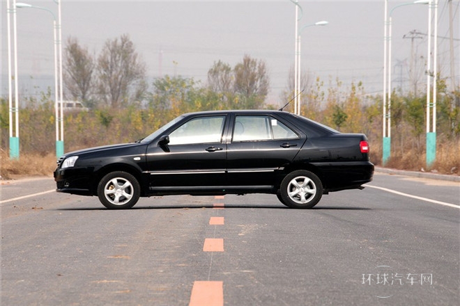 2012款 1.5L 手动豪华型