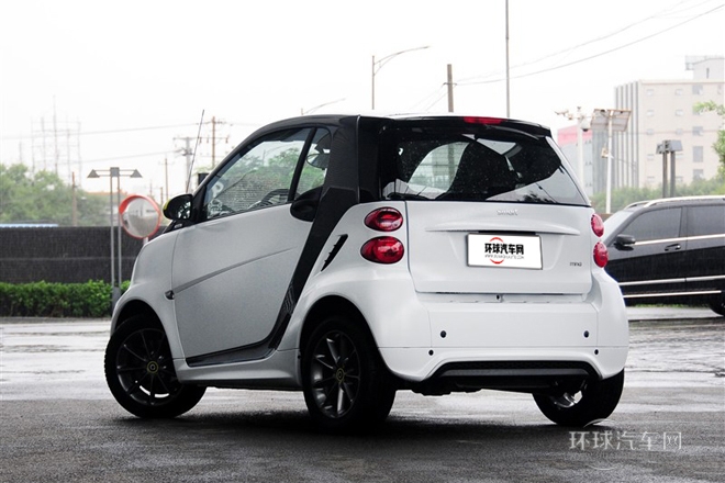 2014款 1.0 MHD 硬顶BoConcept特别版