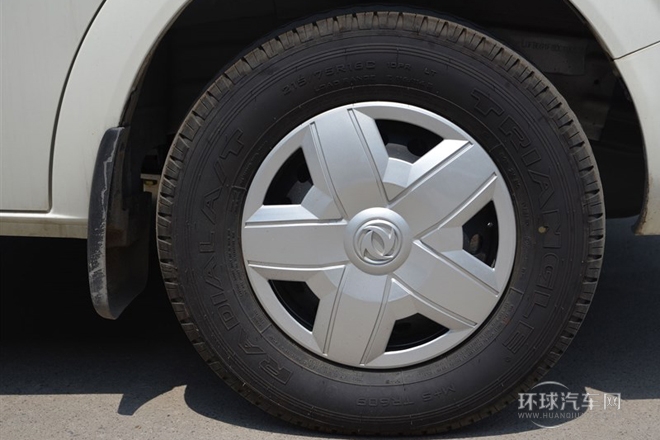 2014款 3.0T厢货车短轴中顶ZD30