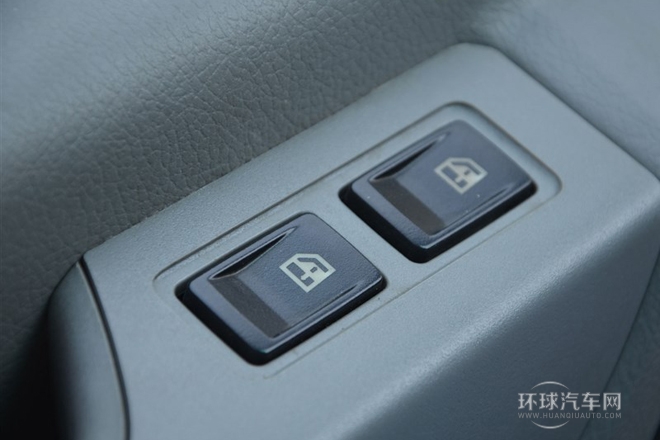 2014款 3.0T厢货车短轴中顶ZD30