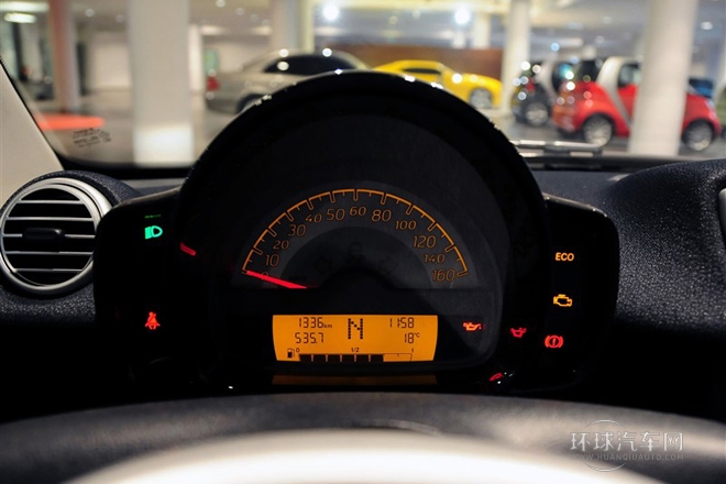 2012款 1.0 MHD 硬顶激情版