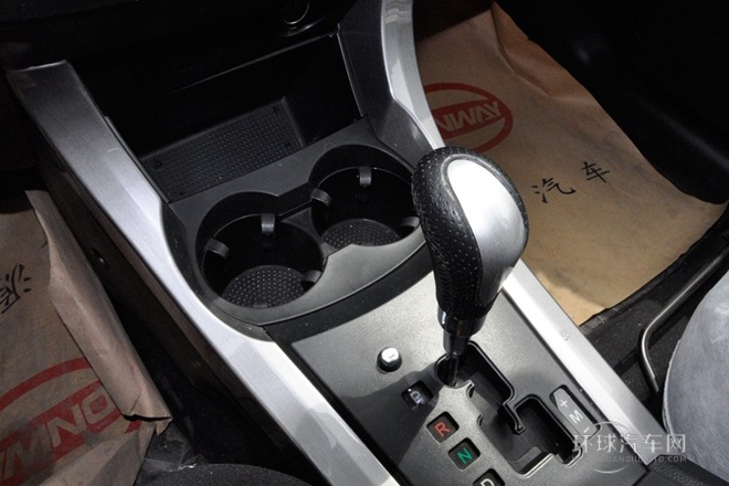 2013款 1.8L 自动5门标准型