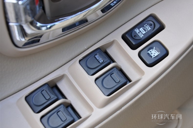 2013款 1.6L 手动5门标准型