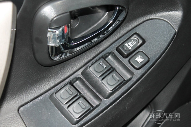 2012款 改款 1.6L 手动标准型