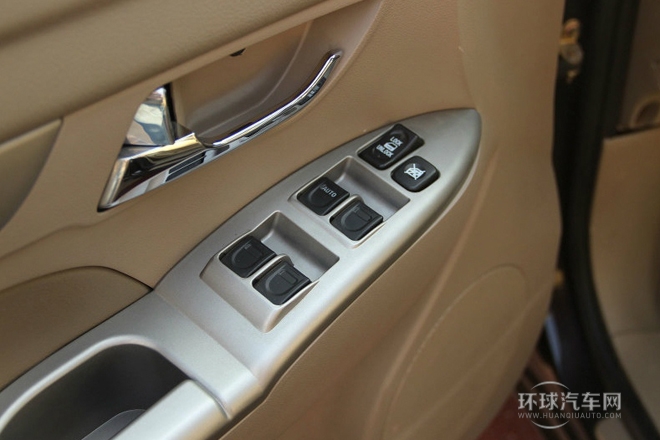 2012款 改款 1.8L 自动豪华型