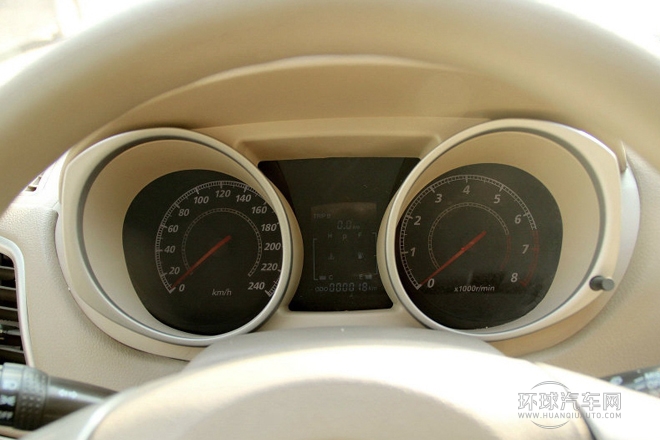 2012款 改款 1.8L 自动豪华型