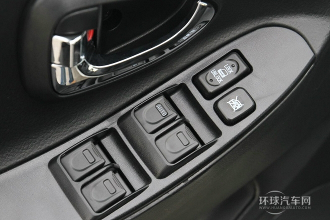 2012款 改款 1.8L 自动标准型