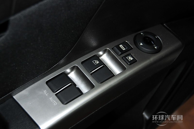 2013款 两厢 1.5L 手动进取型