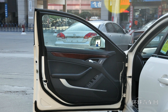 2012款 3.0L 豪华运动版