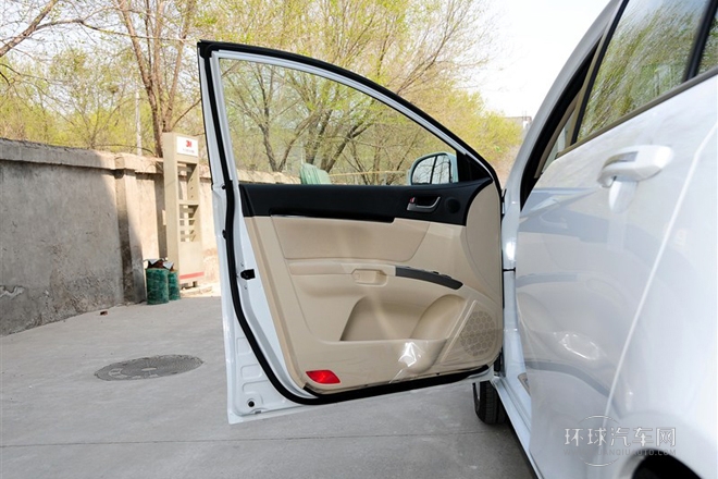 2013款 三厢 1.8L 手动精英型