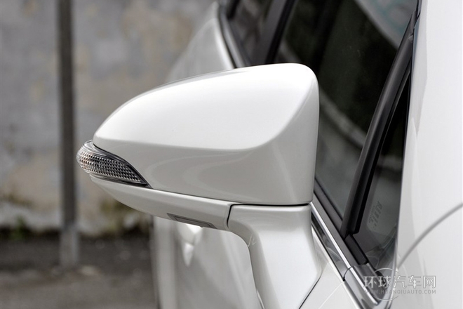 2013款 2.7L 两驱豪华版