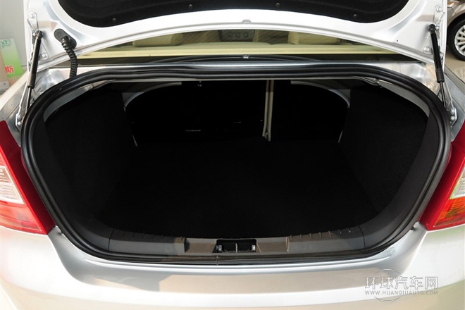 2013款 三厢经典 1.8L MT基本型