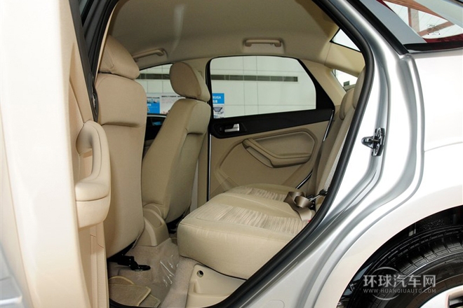 2013款 三厢经典 1.8L MT基本型