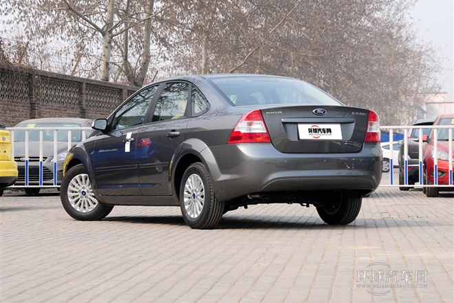 2013款 三厢经典 1.8L MT时尚型