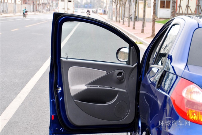 2010款 1.3L 手动豪华型