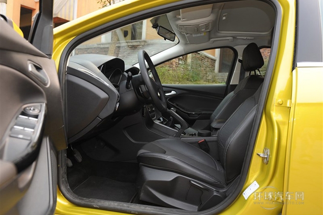 2012款 两厢 2.0L MT豪华运动型