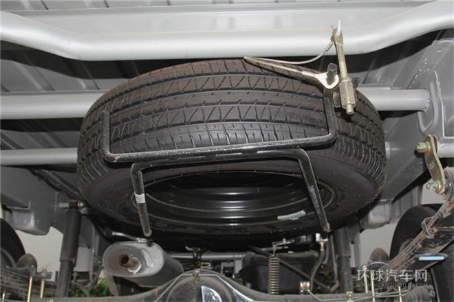 2011款 1.3L基本型有护栏