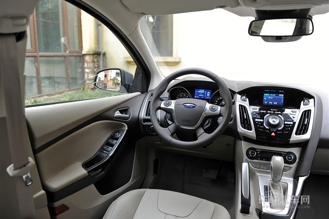 2012款 三厢 2.0L AT旗舰型