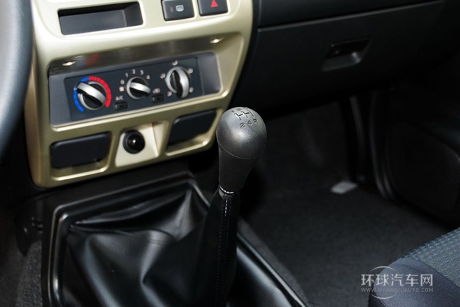 2013款 2.4L 两驱标准型 国IV