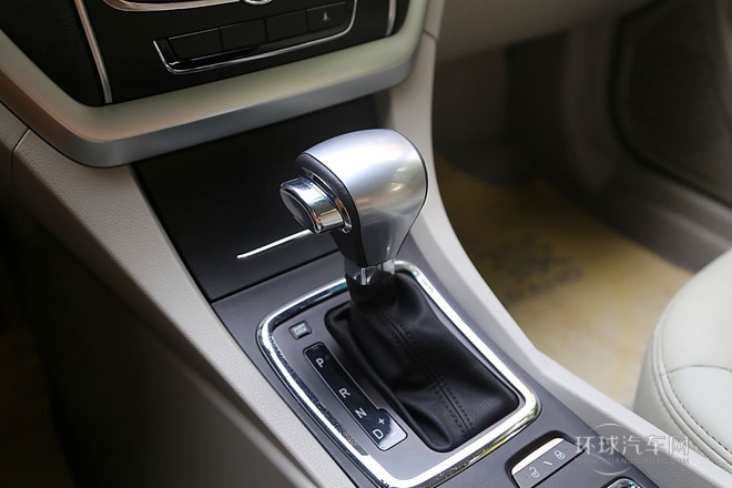 2014款 三厢 1.3T CVT尊贵型