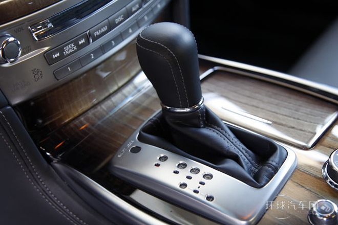 2013款 2.5L 奢华版