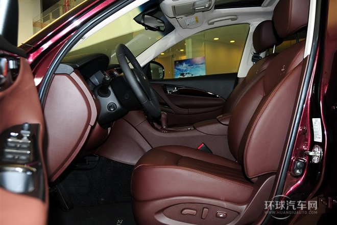 2013款 2.5L 两驱尊雅版