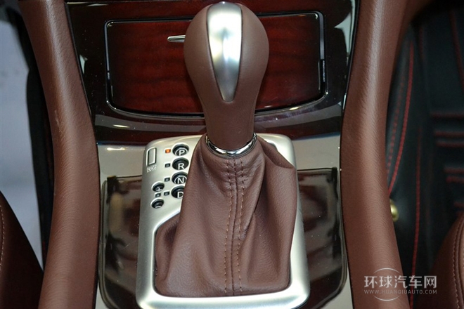 2013款 2.5L 两驱优雅版