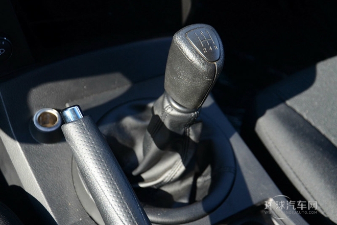 2014款 2.3L 两驱手动进取汽油版