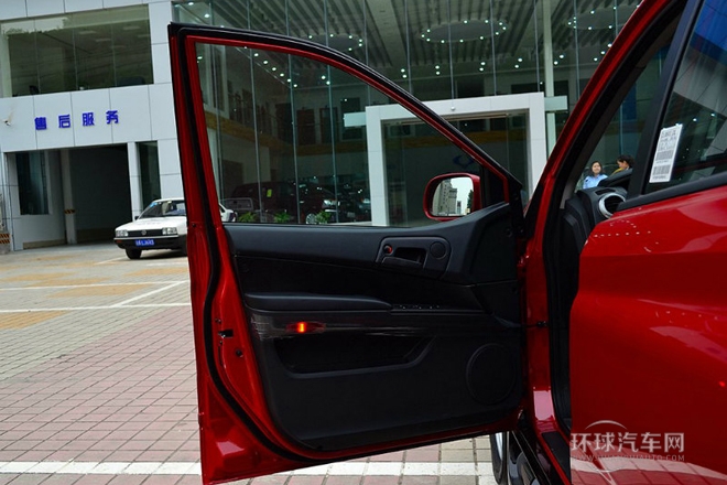 2014款 2.3L 两驱自动舒适汽油版